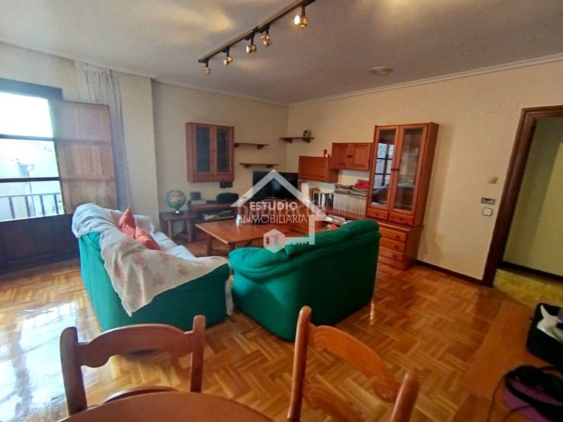 Foto 49ef6805-82f8-42a7-96d5-639a05926d93. Pis amb calefacció aparcament a Viana