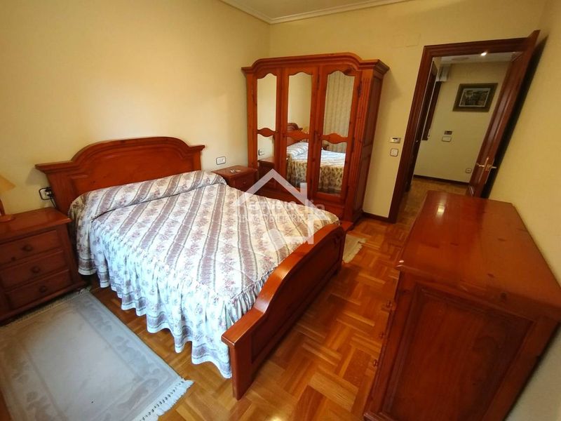 Foto c8fe7ee0-36fe-445a-bef4-c71f5995082f. Pis amb calefacció aparcament a Viana
