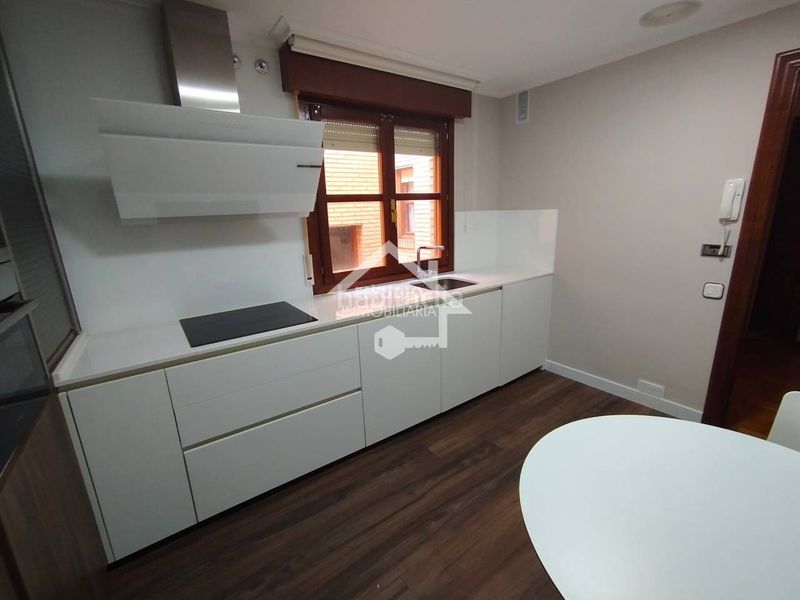 Foto fabd2ee8-c4e1-4da7-9d16-84023dbc15cf. Pis amb calefacció aparcament a Viana