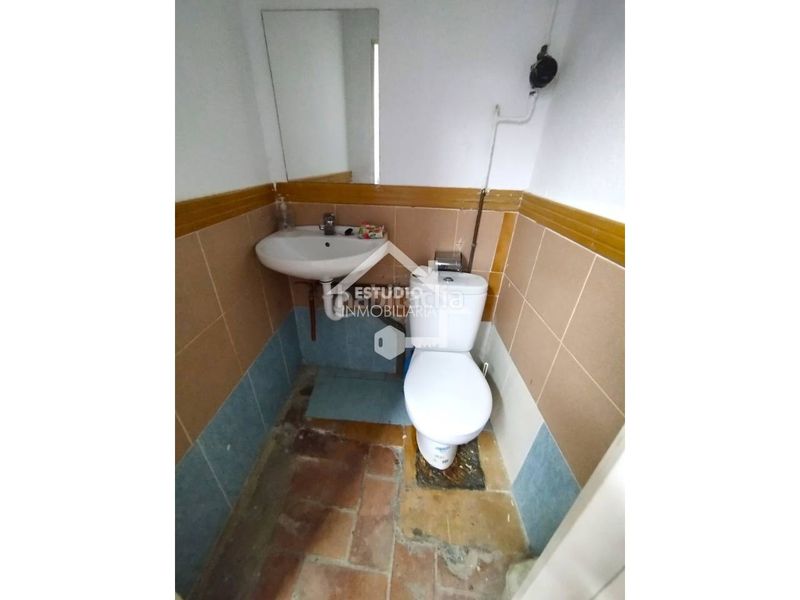 Foto 912973ae-4e05-49d4-a51a-31e986d237cf. Aparcament cotxe a Viana