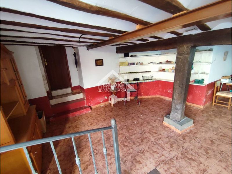 Foto 0a9821c5-4f93-401f-a211-8046379e490b. Casa amb calefacció aparcament a Alesanco