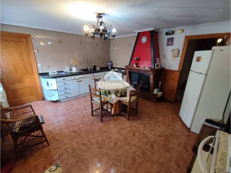 Foto 289a7b39-7cf6-437a-b27f-720eab3f46ff. Casa amb calefacció aparcament a Alesanco