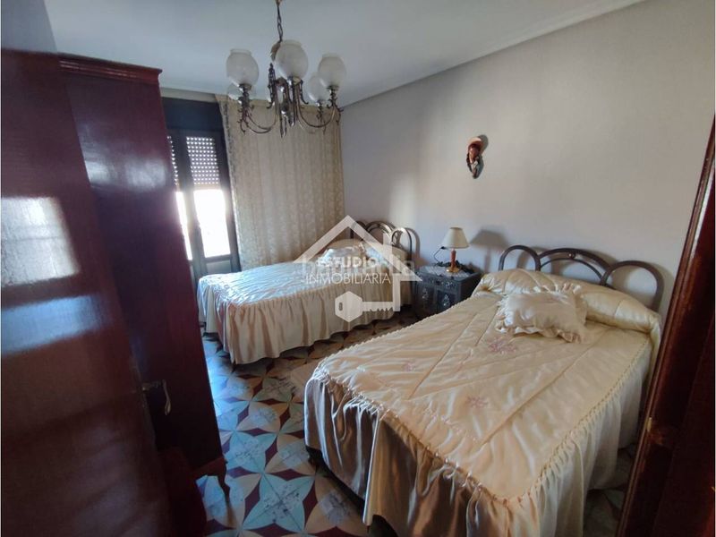 Foto 87aed049-1c65-42e8-ab10-47b1cfdb5063. Casa amb calefacció aparcament a Alesanco