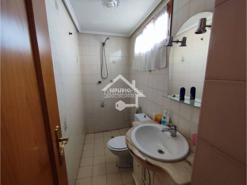 Foto aa23bd1b-4aa8-4806-88e3-ae46b345135b. Casa amb calefacció aparcament a Alesanco