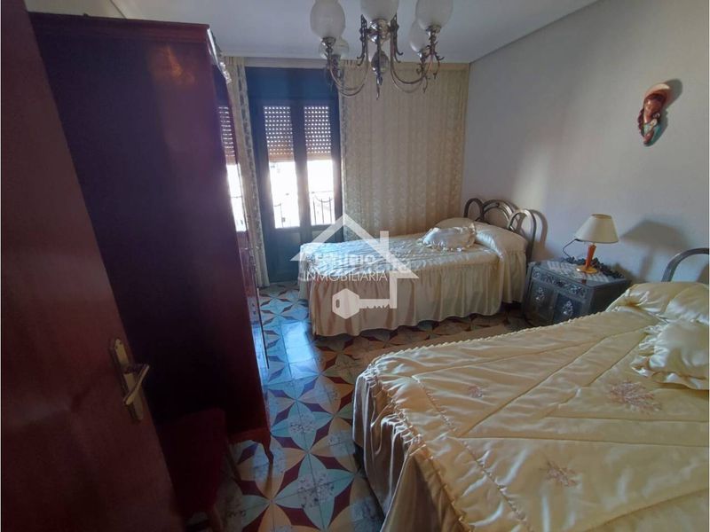 Foto ad00f103-165c-46d8-949c-e675e22d8e4b. Casa amb calefacció aparcament a Alesanco