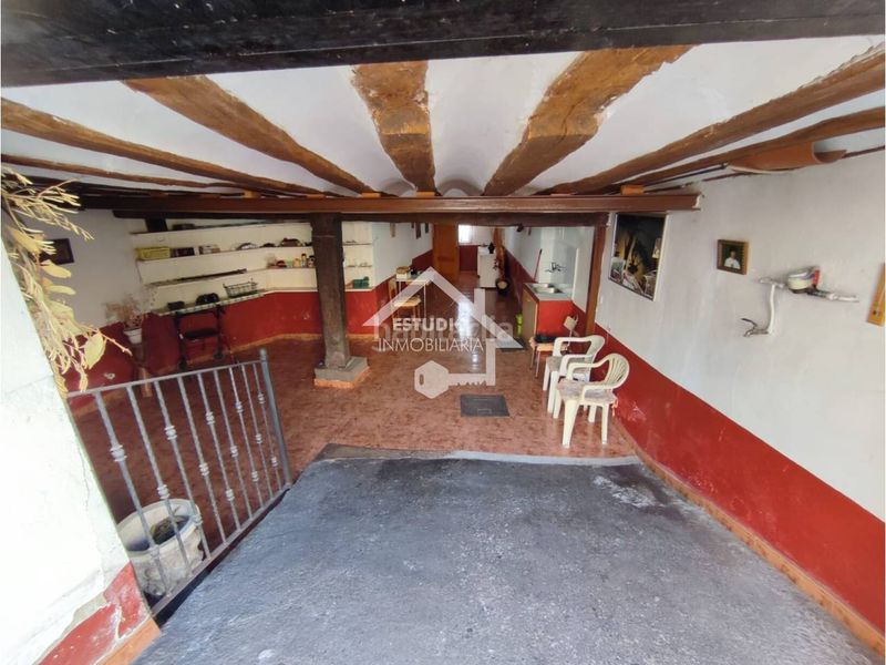 Foto b050f993-71f3-48f7-b3ae-c7dee06e0d3f. Casa amb calefacció aparcament a Alesanco