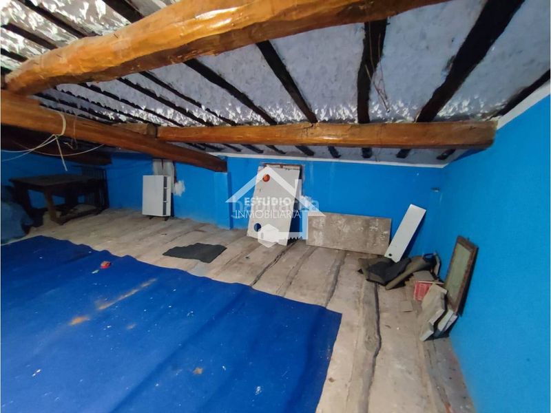 Foto ed93c79a-3f7e-404c-8946-948516af1dc5. Casa amb calefacció aparcament a Alesanco