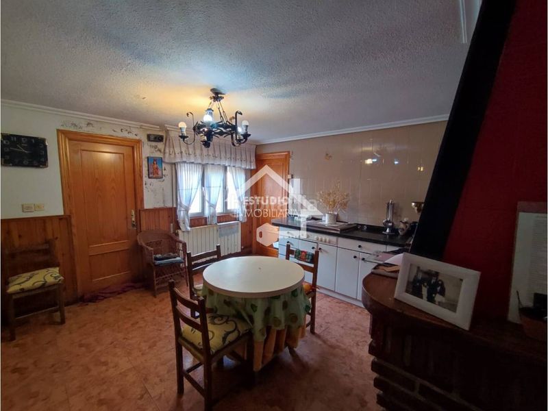 Foto f512c687-b187-44a2-a141-3ab1e596c32e. Casa amb calefacció aparcament a Alesanco