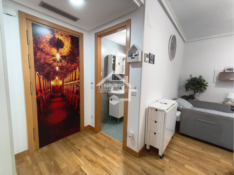 Foto 4e4695da-a2f6-40bf-9472-1ac17d3b45d9. Piso venta de flat en Lardero