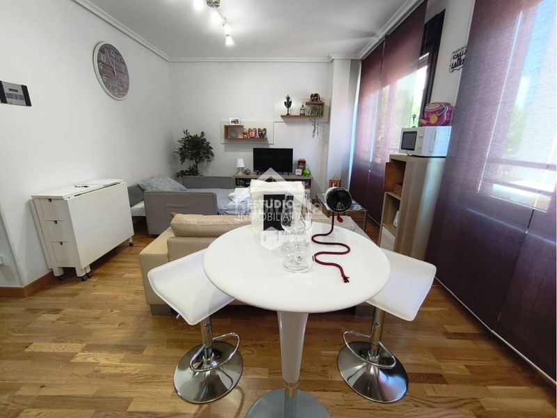 Foto 77b68a0f-3a20-4fba-83d2-4262189979a5. Piso venta de flat en Lardero