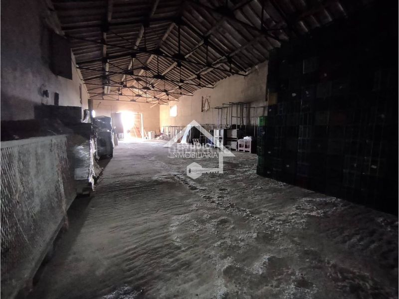 Foto ef6f3635-f8fb-4345-905f-180a6c1574a9. Capannone industriale in Mendavia