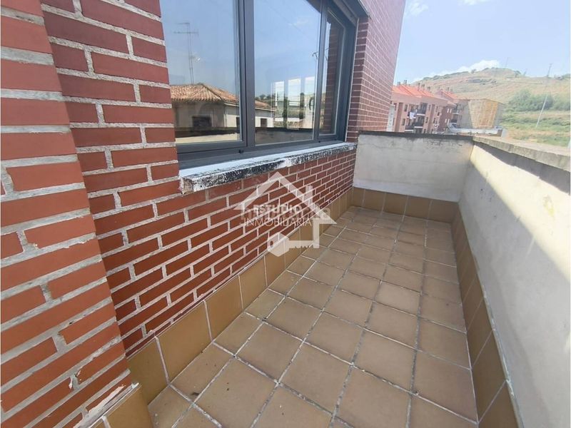 Foto be25e1f7-8b27-4b5b-bc77-54f6d8a56253. Casa amb calefacció aparcament a Navarrete