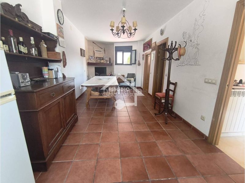 Foto df66167b-e9a3-4f07-937f-fd68b486e47b. Casa amb calefacció aparcament a Navarrete