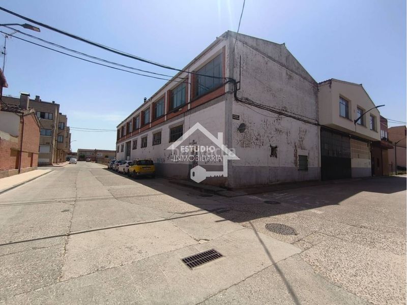 Foto 5280c9a0-ee04-4a9b-8cf2-75d741899c67. Nau industrial a Mendavia