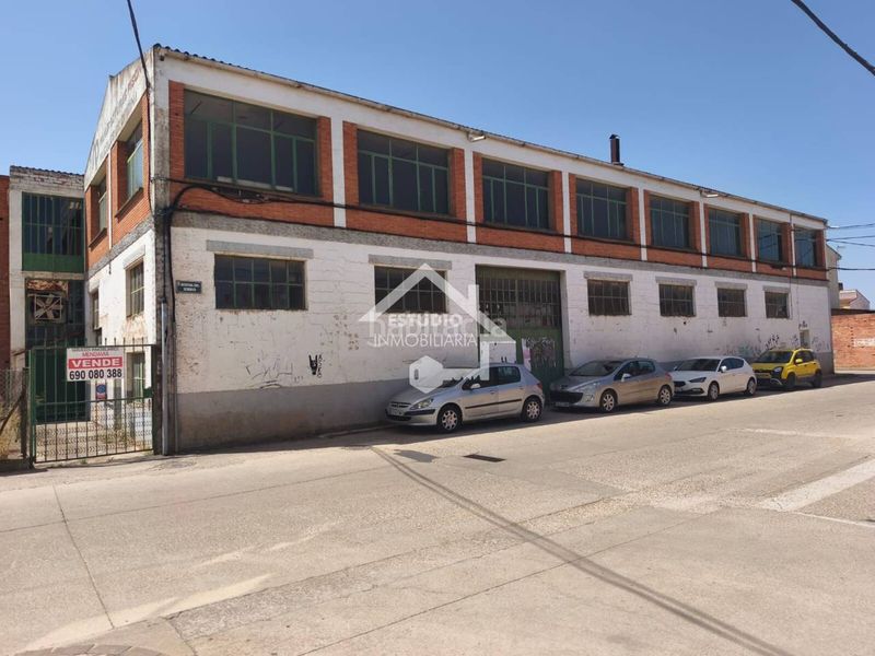 Foto 8a11b058-63ab-4fd1-a8bd-0aa735f59282. Nau industrial a Mendavia