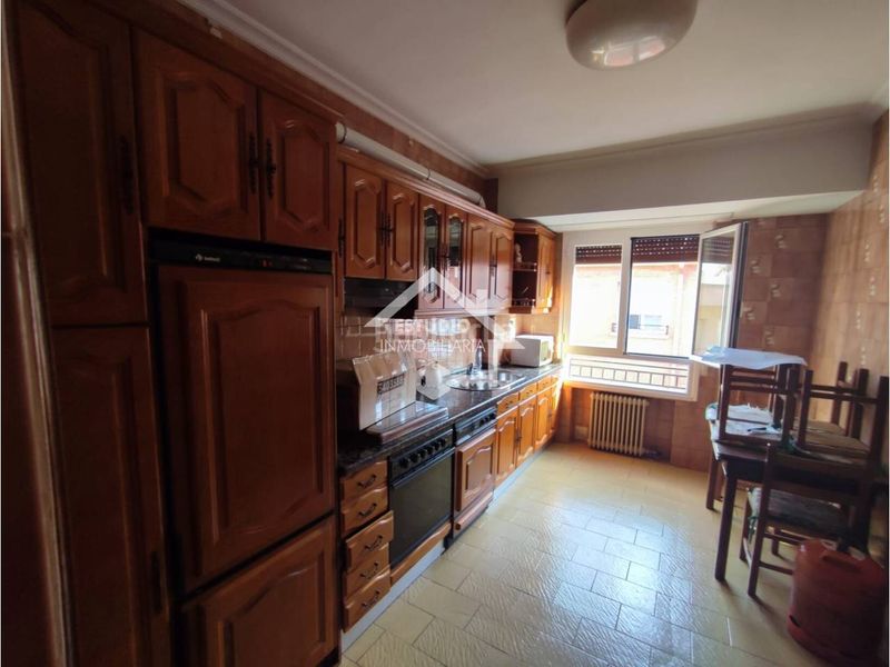 Foto b5c0171a-11e0-4946-a957-fbfbc780dc98. Flat with heating in Navarrete