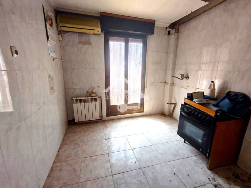 Foto 8927e5ca-e040-4c66-88e9-641710e8955e. Casa amb calefacció a Viana