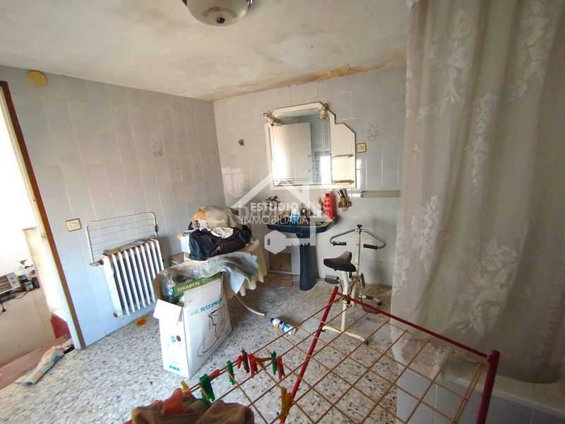 Foto ca94579a-7659-435e-9ba4-98ee518281dc. Casa amb calefacció a Viana