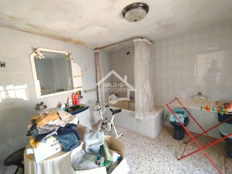 Foto fe2fa3c6-6fa3-49a1-8844-d12fbfb74990. Casa amb calefacció a Viana