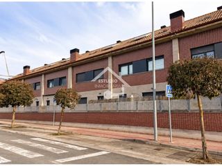Haus  Calle río antiguo. Casa en venta en entrena amplios espacios y confort en un entorn