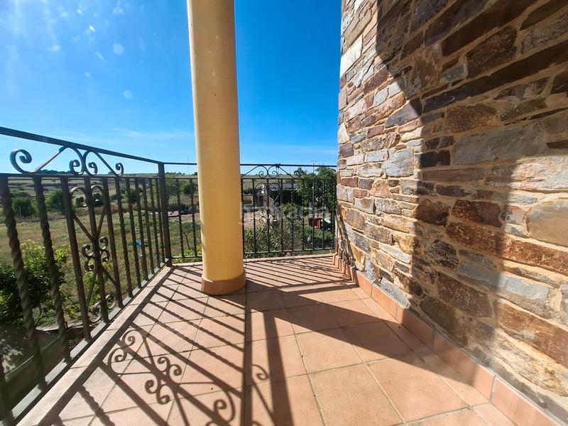 Foto 15a7d49a-37fb-4954-96c8-968c6e11456c. Chalet impresionante chalet con piscina cubierta en alto san isidro en Zamora