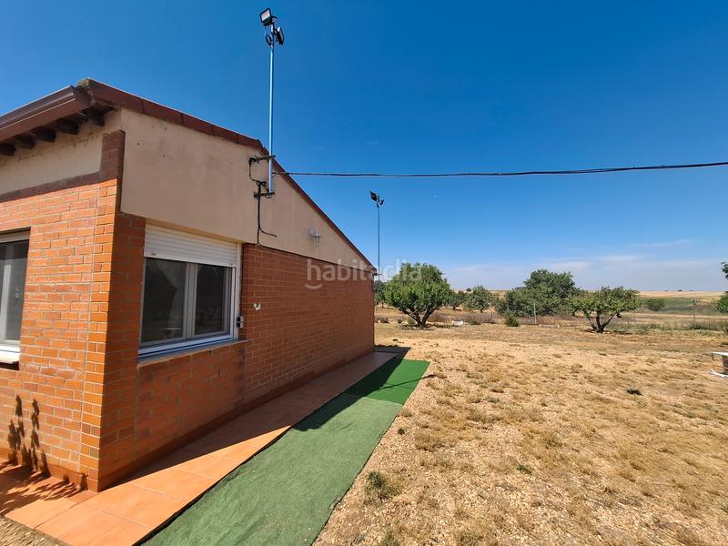 Foto 7c0b09c8-da57-4677-b347-5be9b6495184. Chalet  independiente con piscina en Entrala