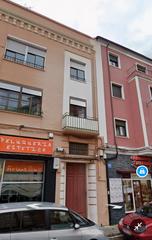 Appartement à Plaza de san lázaro 10. Piso más trastero para reformar en puerta la feria