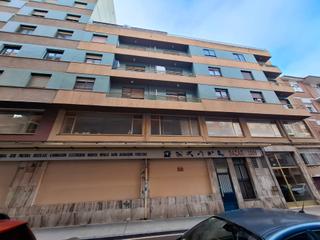 Appartement  Calle condes de alba y aliste 1. Piso de tres habitaciones con ascensor al lado de tres cruces