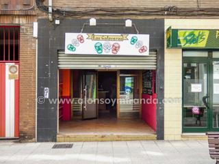Lloguer Local Comercial a Oviedo - c/ víctor sáenz 15. Local en planta baja situado en la calle peatonal victor sáenz,
