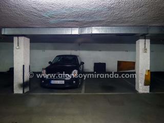 Miete Autoparkplatz in Oviedo - c/ la lila 21. Se alquila plaza de garaje en el centro de oviedo, situada en c