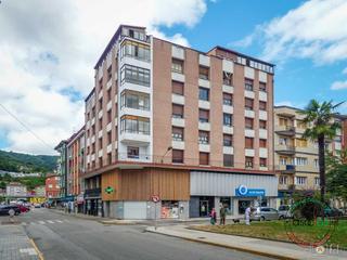 Appartamento in San Martín del Rey Aurelio. Piso luminoso con terraza en el entrego  para reformar a tu gust