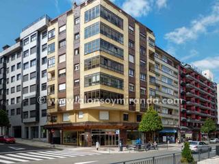 Alquiler Piso  Oviedo - av. valentín masip. Piso amueblado y recién reformado en 2023, situado en la misma a