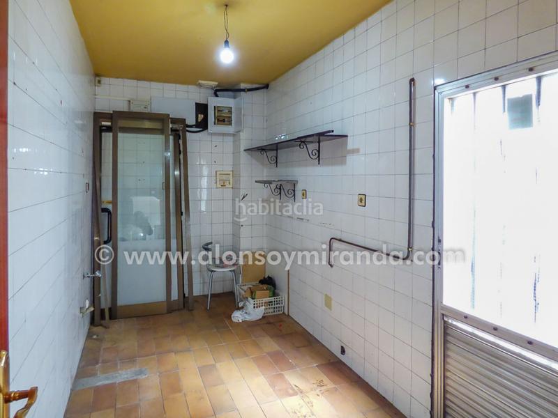 Foto 90dabbfa-e308-4ea1-8f7d-4afc44e59cdb. Lloguer local comercial a Oviedo - c/ víctor sáenz 15 a Oviedo