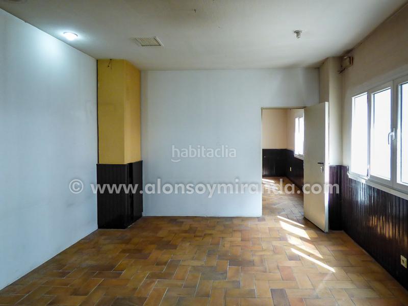 Foto 8ed3cc20-1c2e-4206-810a-2beb95627d2c. Rent business premise in Oviedo - c/ víctor sáenz 15 in Oviedo