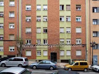Affitto Appartamento in Oviedo - cl monte gamonal 26. Piso semiamueblado en buen estado, situado en la misma la zona b