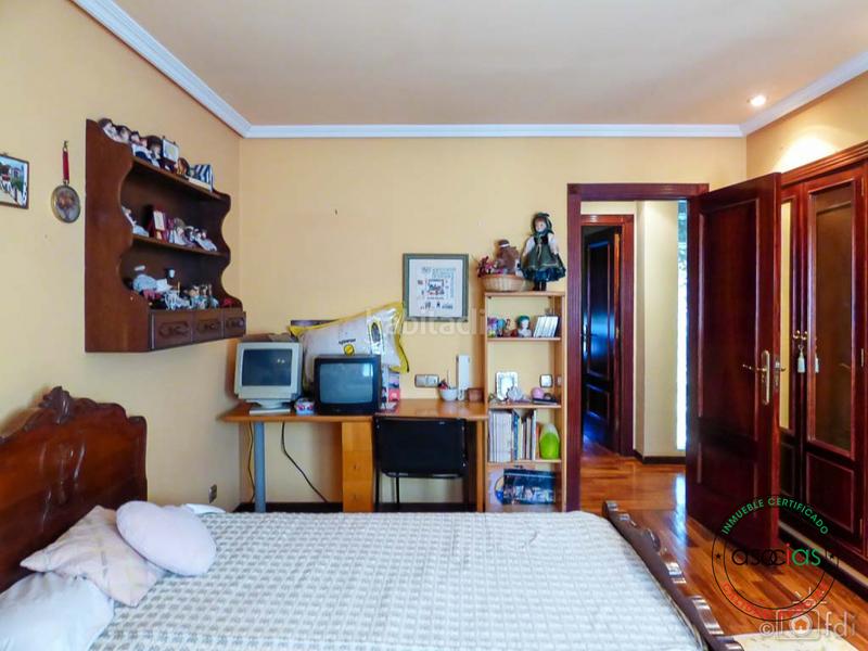 Foto 51587776-1f03-4511-b0d1-35d1e97382f2. Casa in Oviedo - urbanización monte alto 22 in Parroquias Norte - Naranco Oviedo