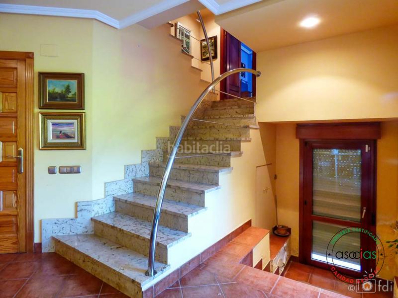 Foto 83b81271-b151-40ad-bf79-e0e00894dafc. Casa in Oviedo - urbanización monte alto 22 in Parroquias Norte - Naranco Oviedo