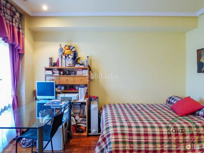 Foto ff978164-24bb-4554-9a30-2e1e02d06ba7. Casa in Oviedo - urbanización monte alto 22 in Parroquias Norte - Naranco Oviedo