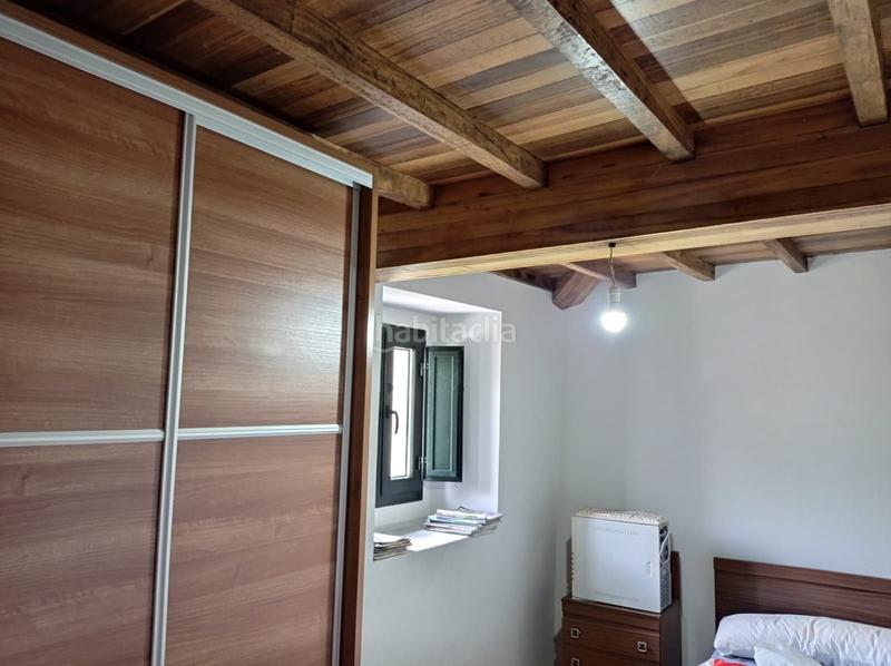 Foto 7a84fcdd-5807-4458-bbc9-b9bbc8d38493. Casa adossada a Mañón