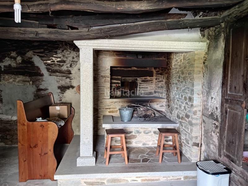 Foto ef9a965d-4e30-4f2b-99ee-ebb3fa34dfdf. Casa adossada a Mañón