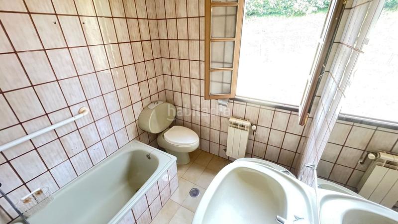 Foto f6b3f16c-0714-44d0-9c87-9ce310df5848. Casa con riscaldamento in Valdoviño