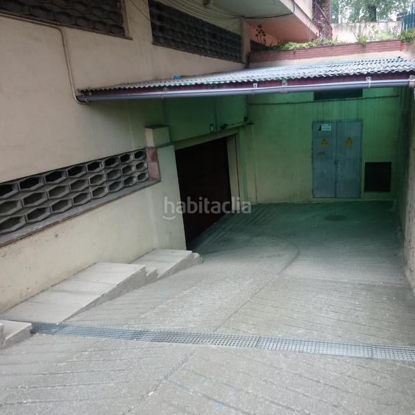 Foto 7acb32af-fe42-47c1-ba28-a16678761a3a. Parking voiture dans passeig de santa coloma 15 dans Barcelona