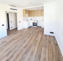 Rent Flat in Sant Andreu de Palomar. Piso todo exterior en sant andreu