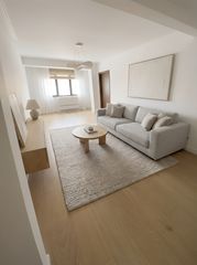 Piso en La Teixonera. Piso reformado, muy luminoso y amplio en la teixonera