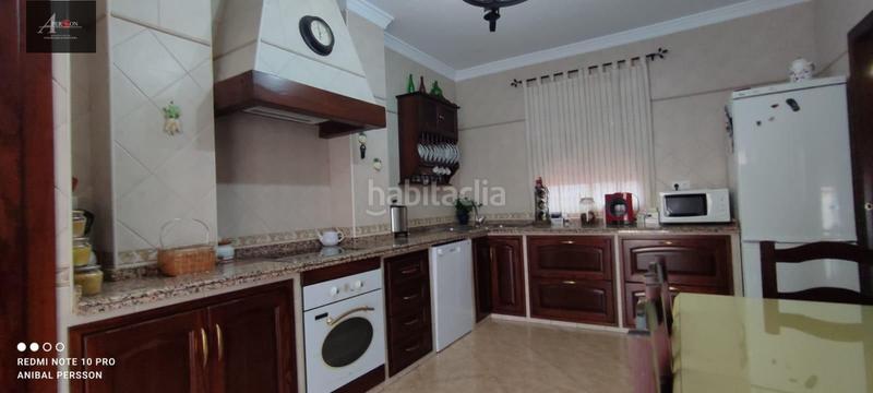 Foto a66bcc65-6bfa-43e7-8623-ff50831df9da. Casa amb aparcament a Écija