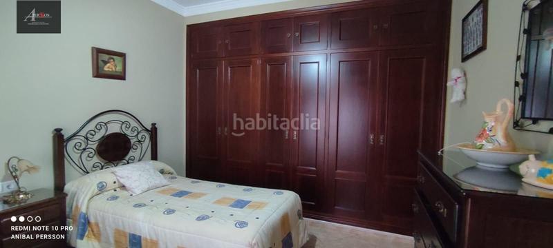 Foto fd626f6f-16eb-4aab-a460-433989975d0a. Casa amb aparcament a Écija