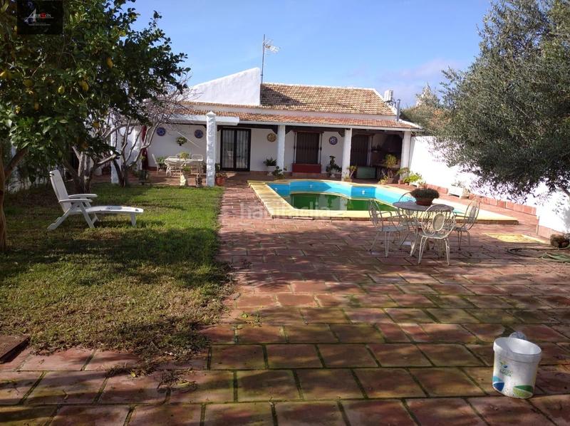 Foto e9dadead-d41b-4b09-b578-94df99f10dfd. Xalet amb aparcament piscina a Écija