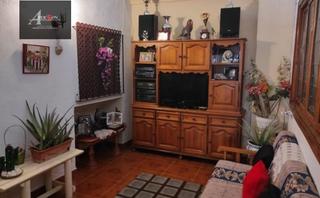 Casa a Écija. Se vende casa de pueblo muy próximo al centro de la ciudad.