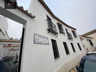 Pis en cija. Se vende piso zona centro.