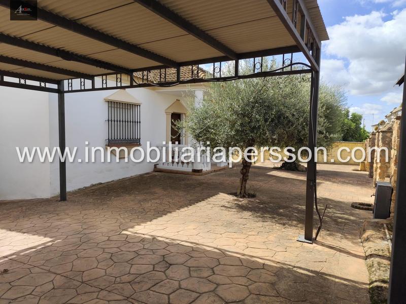 Foto 6524b5a7-8247-493b-8904-25e56f92a119. Xalet amb aparcament piscina a Écija